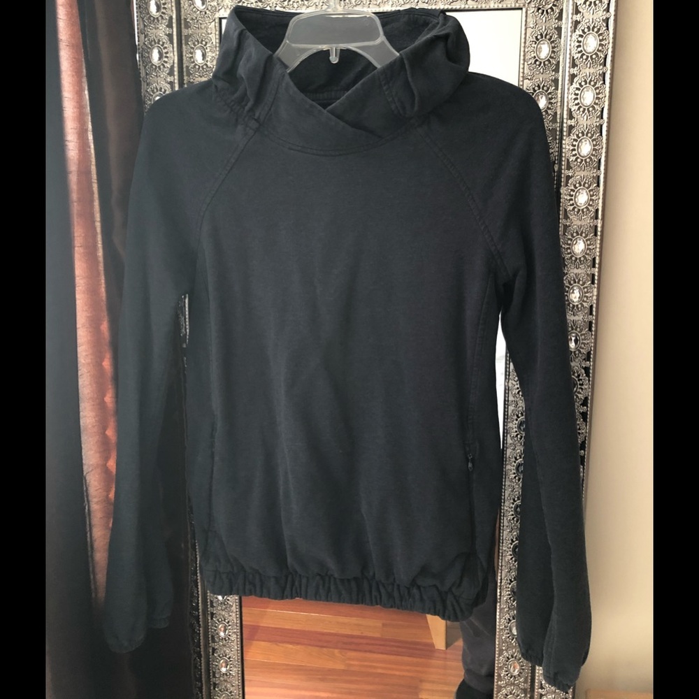 Lululemon navy sweatshirt size 4